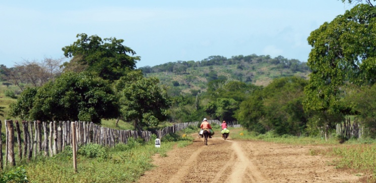 Colombian country side-cycling