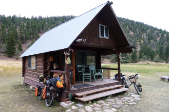 Trail-magic: Barbara and John's cabin for cyclists
